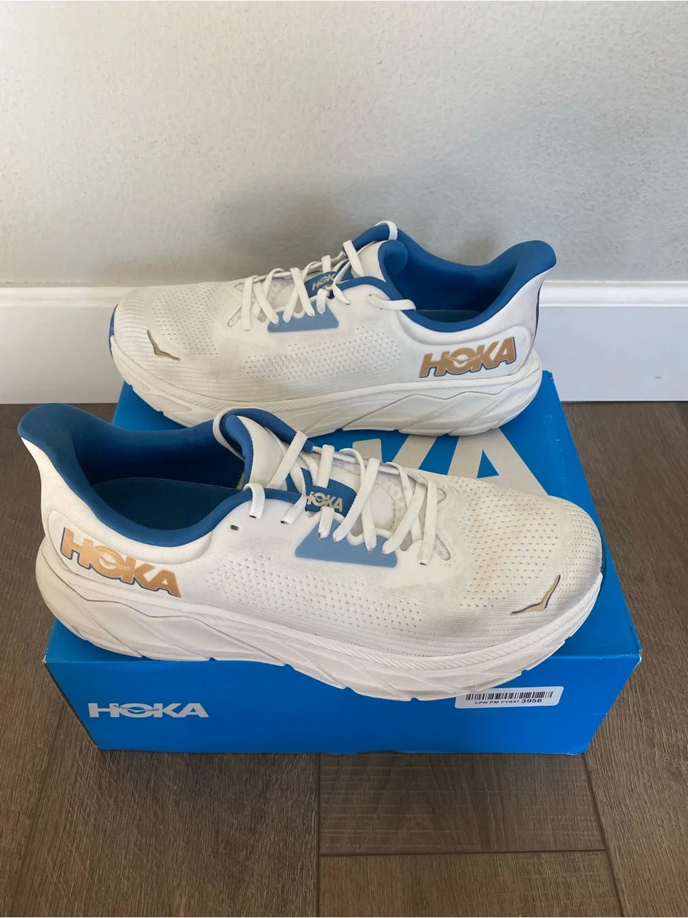 Hoka Arahi 7 Men’s 11 Frost/Gold